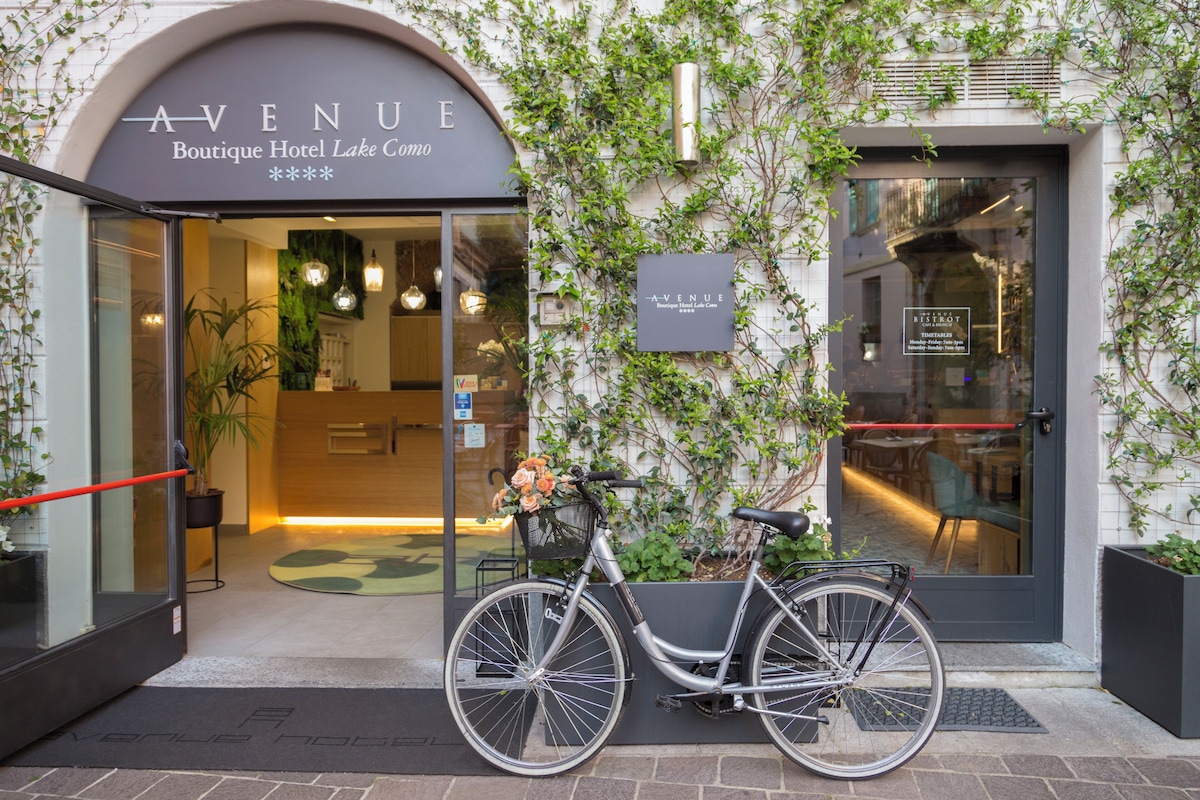 Avenue Boutique Hotel entrance in Como